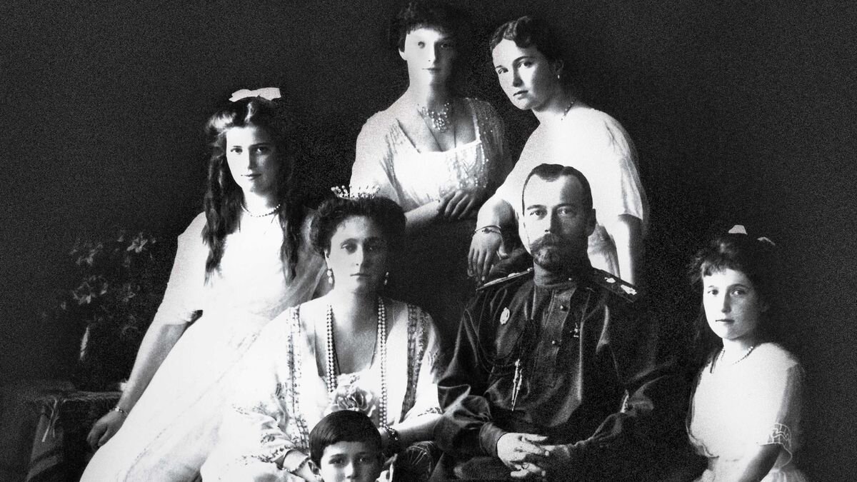  Убийство  семьи последнего российского императора и идентификация останков все  еще остается зловещей загадкой в истории королевских семей Европы. 