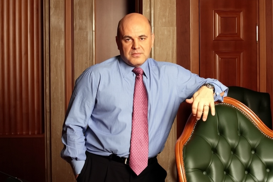 "Мы начинаем поездки по регионам <...> Мы хотим, конечно, посмотреть в реальности, как обстоят дела, а главное - встретиться с людьми и услышать их мнение", - сказал Мишустин во вторник на совещании в ходе первой такой поездки - в Великий Новгород.