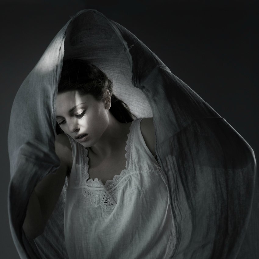 Ура,ура вот и долгожданный отпуск.Завтра будет море,песок и пляж.Куда поедем и где будем жить мы с мужем давно определились.Тем более жилье нам обходилось совершенно бесплатно,так как у коллеги по работе на побережье пустовала квартира и недалеко от моря.Мы конечно были рады пожить в трёх комнатной квартире,да ещё со всеми удобствами,да ещё и платить ничего не нужно,просто помыть и протереть пыль.Почему то это нас не насторожило сразу, почему хозяин не сдаёт квартиру,а просто пускает пожить.