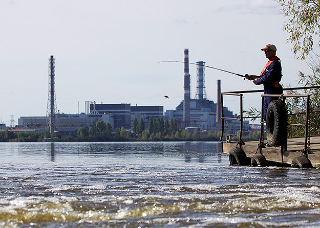 Водохранилища аэс. Пруд охладитель Чернобыльской АЭС. Чернобыльский пруд охладитель. Пруд охладитель ЧАЭС осушение. Припять пруд охладитель.