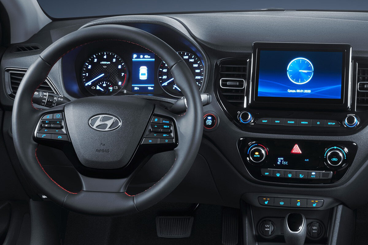 Салон нового Hyundai Solaris 2020 года. Что бросается в глаза, так это диагональ дисплея. Источник фото - сайт: https://clck.ru/MHSTJ