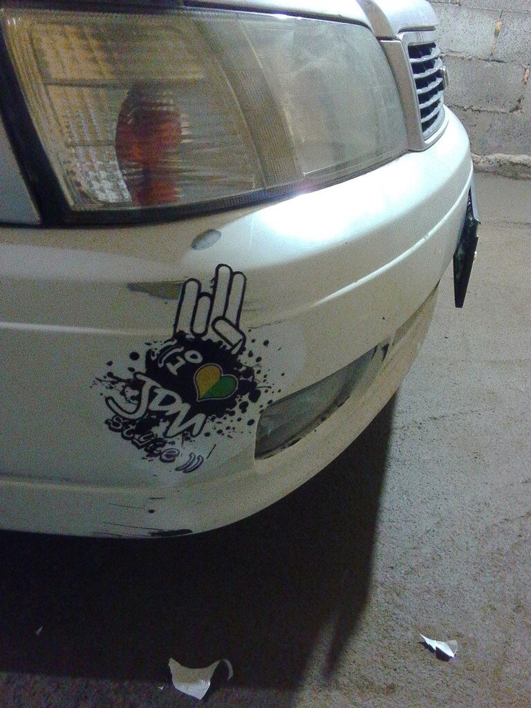 Наклейка на бампер (источник www.drive2.ru)