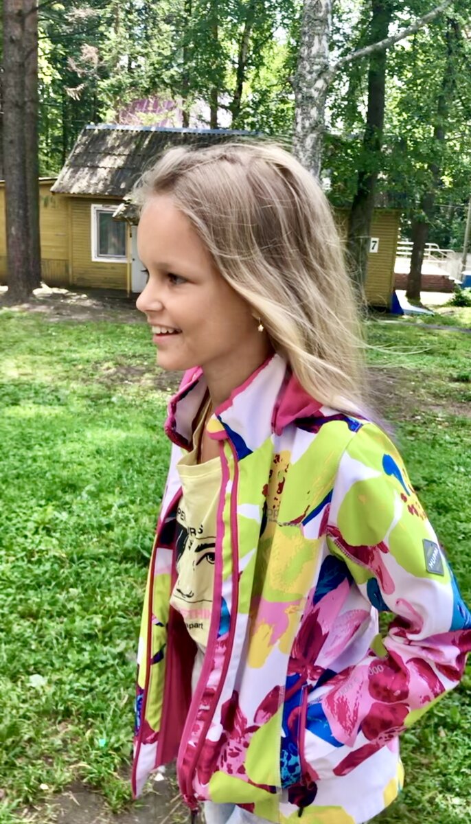 На Анфисе куртка софтшелл Huppa