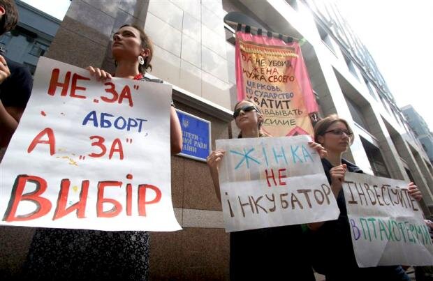 http://patrioty.org.ua/other/v-ukraini-proponuiut-zaboronyty-aborty-189543.html?fb_comment_id=1137278479706508_1137682879666068