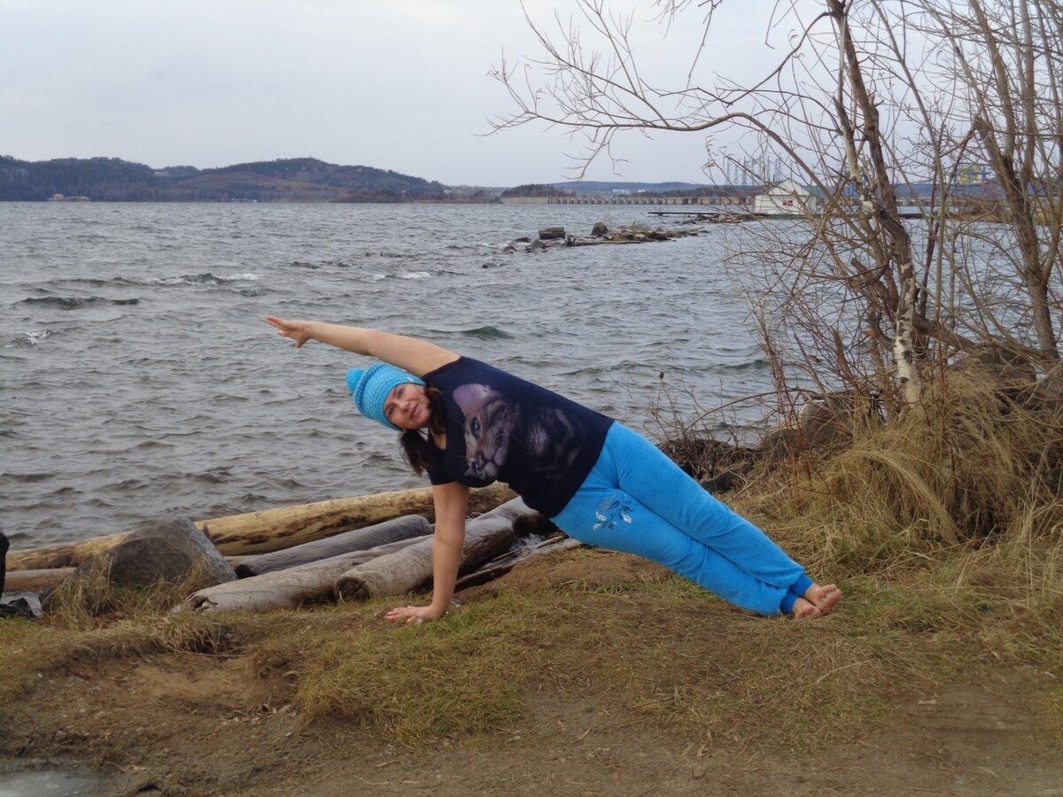 Йога на природе укрепляет здоровье