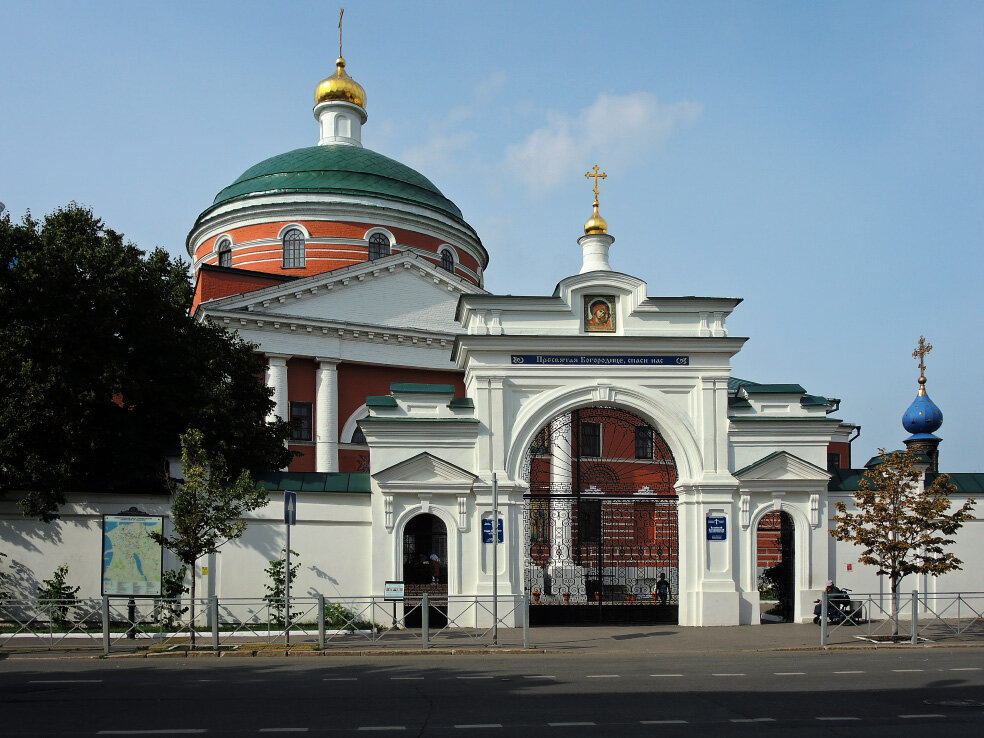 Крестовоздвиженский храм в казани