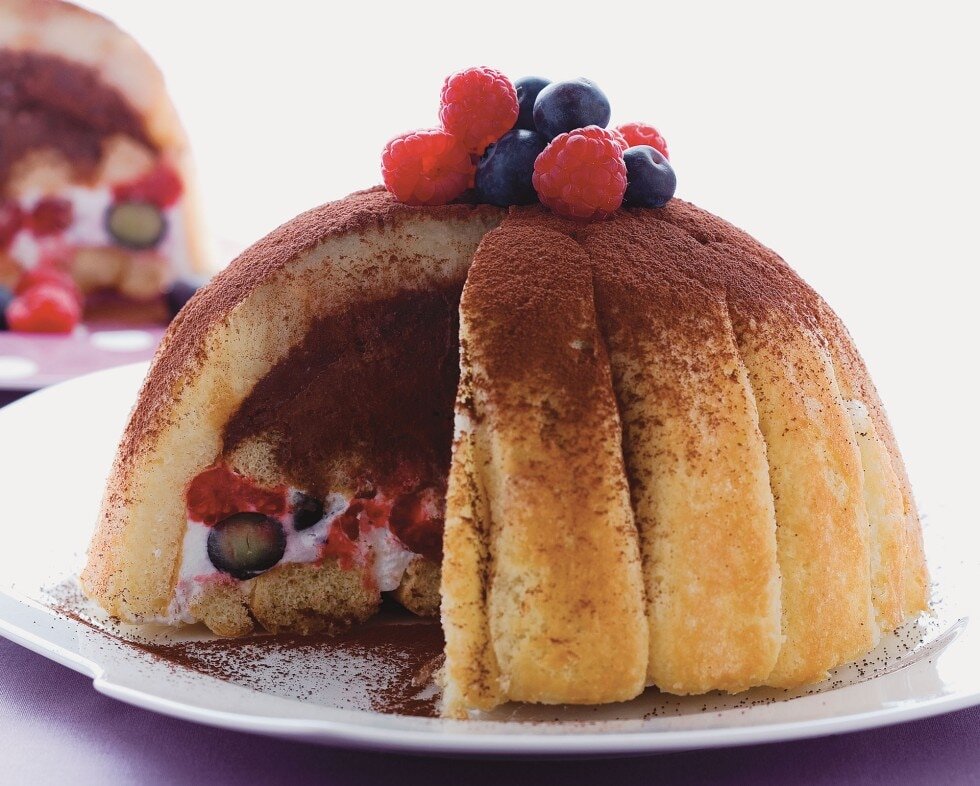 Фото: cucchiaio.it (как видите, и начинка, и украшение в этом десерте оставляют бешеный простор для фантазии)