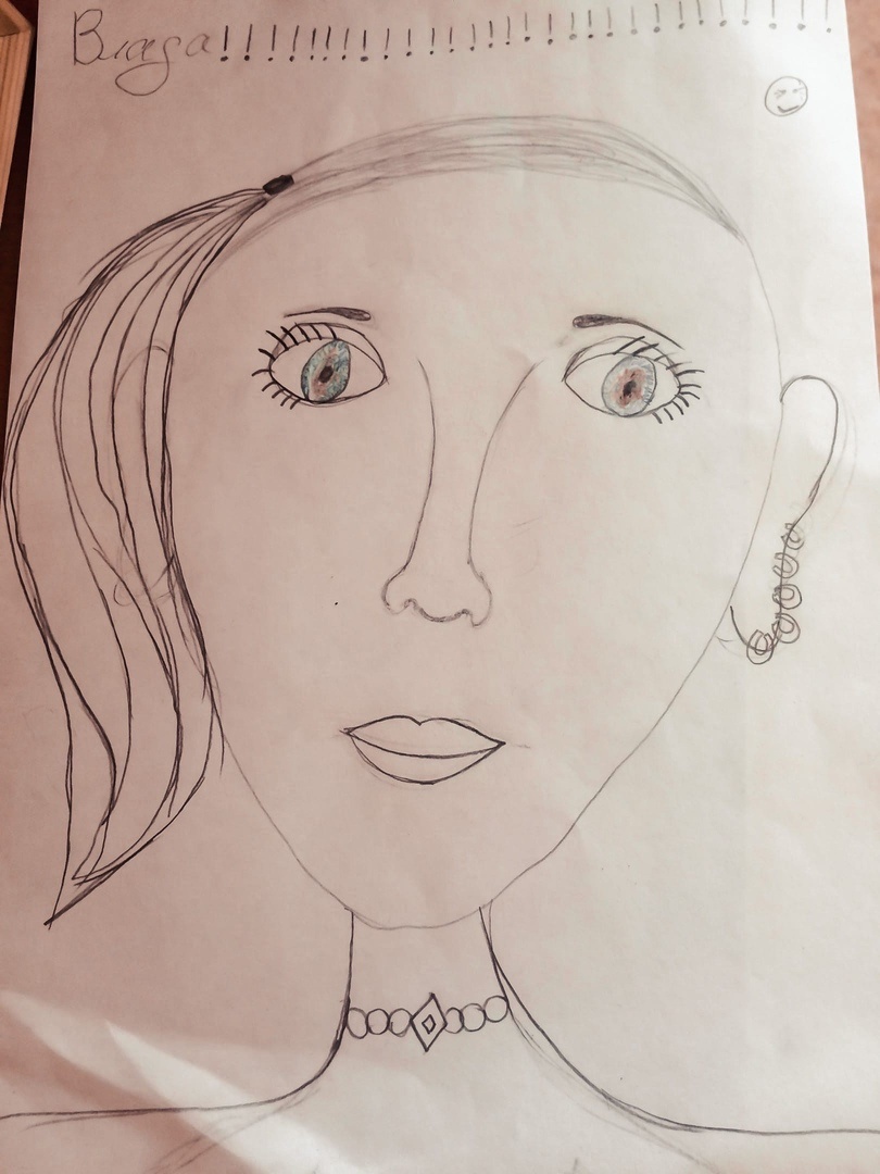 Наверное мой лучший портрет, всей группой считали сколько же у меня сережек) 