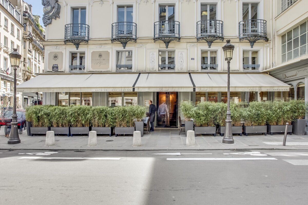 Ресторан Drouant расположенный в Palais Garnier города в 2 - м округе в Париже , Франция