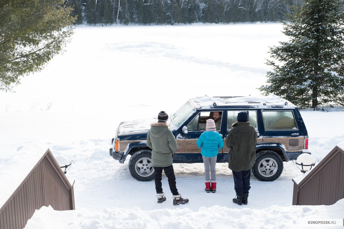 shot from "The Lodge"/2019/dir.by Severin Fiala, Veronika Franz/FilmNation Entertainment, Hammer Films /Источник - kinopoisk.ru