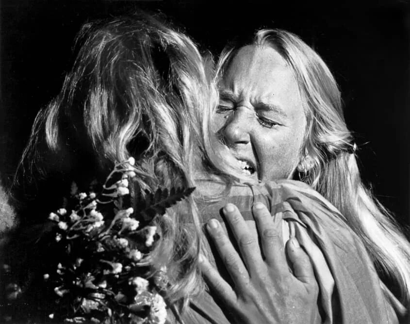 Во власти ее рук. Во власти ее рук. Шейлин вудли во власти стихии. Во власти ее рук. Во власти ее рук.