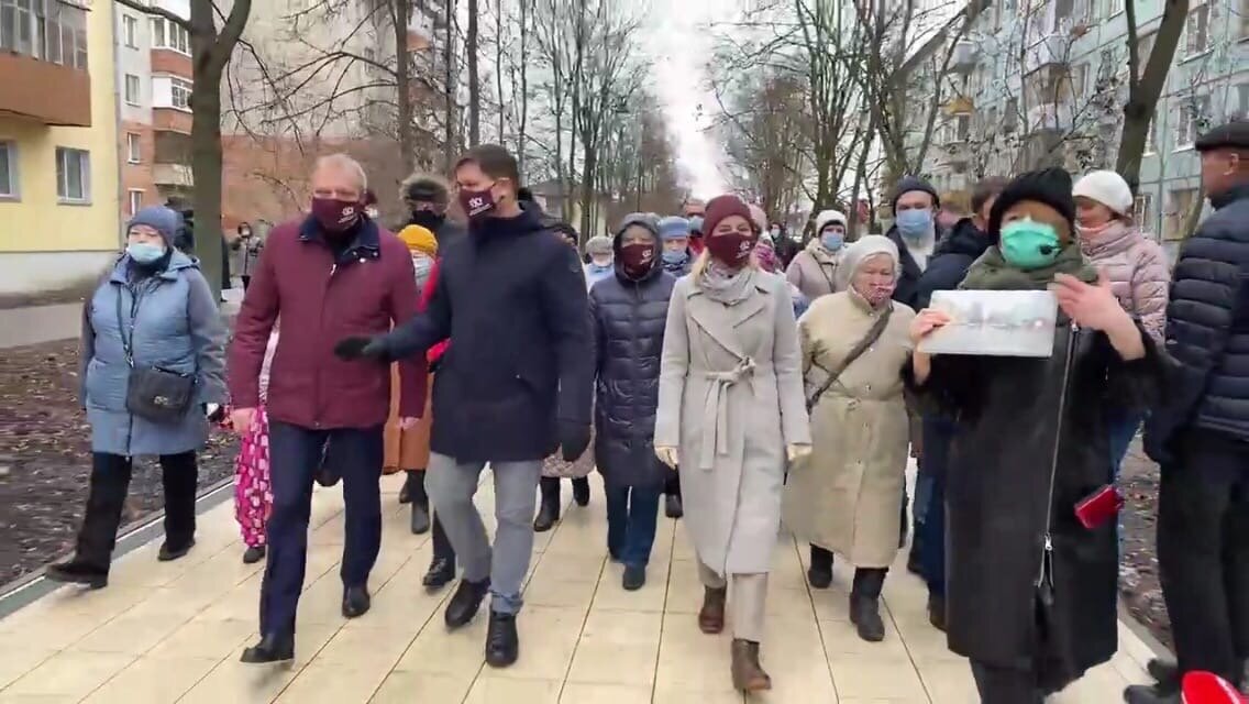 Воропанов отставка. Бульвар Пирогова Вологда мэр. Мама мэра Вологды Воропанова. Воропанов елка на Конева. Открытие бульвара Миронова.