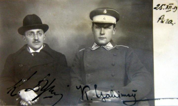 Клавдий Дуж-Душевский (слева) и Константин Езовитов, министр по военным делам БНР. Рига, 1919 год. Фото: wikipedia.org