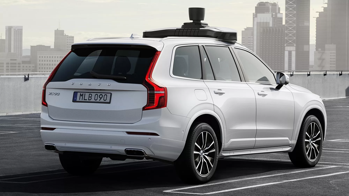 Серийный беспилотный кроссовер Volvo XC90 образца 2019 года