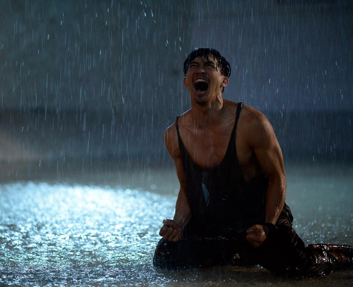 Кадр из фильма "Бассейн" 2018 [Источник фото: Яндекс.Картинки]