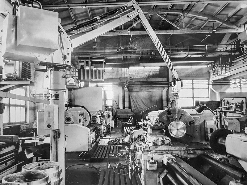 логотип кирова. завод им кирова. завод имени кирова казахстан. завод им кирова. завод ока павлово.