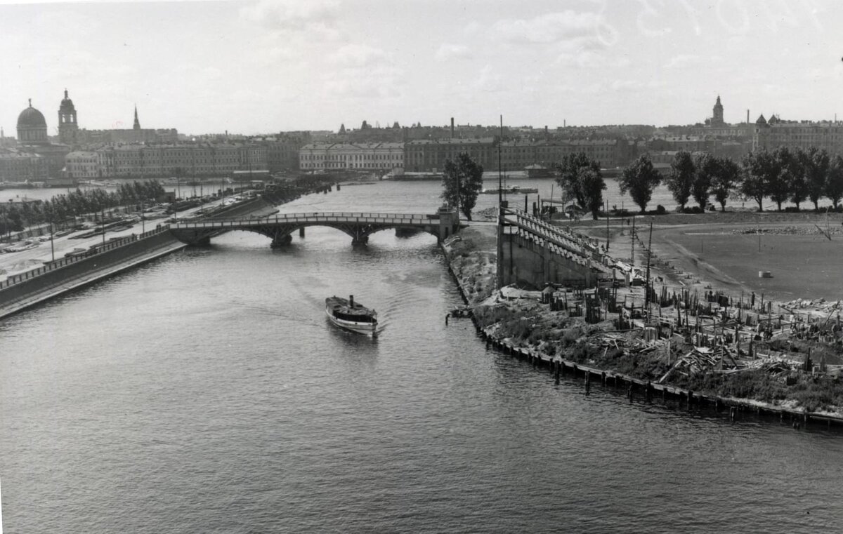 Фото 1930 года - начинается строительства стадиона им. Ленина.