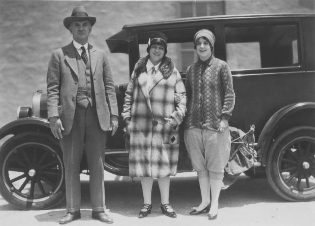 Эдвард Джесси Джеймс Мл., Джесси Эстель Джеймс и Джозефина Фрэнсис Джеймс