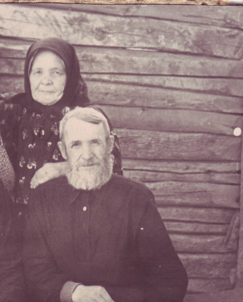 Родители Николай Иванович и Акулина Тимофеевна Никулинские