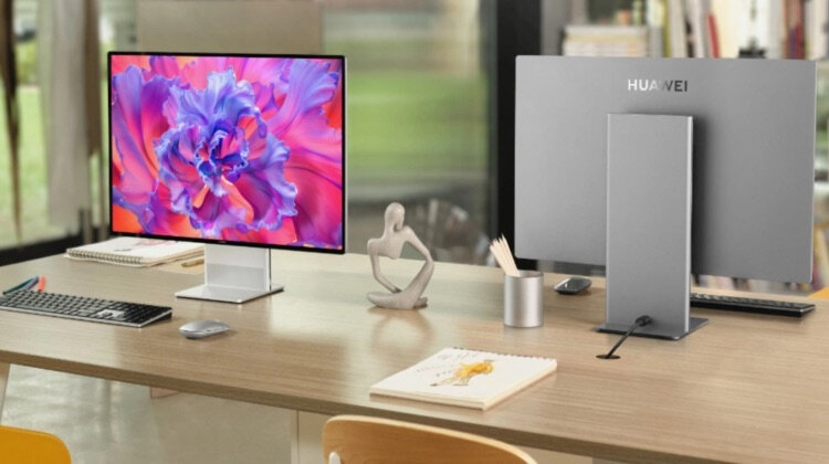 Huawei MateStation X в серебристом цвете
