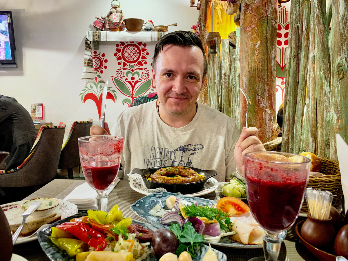  Это фото сделано пару лет назад, когда мы впервые пришли в Диканьки