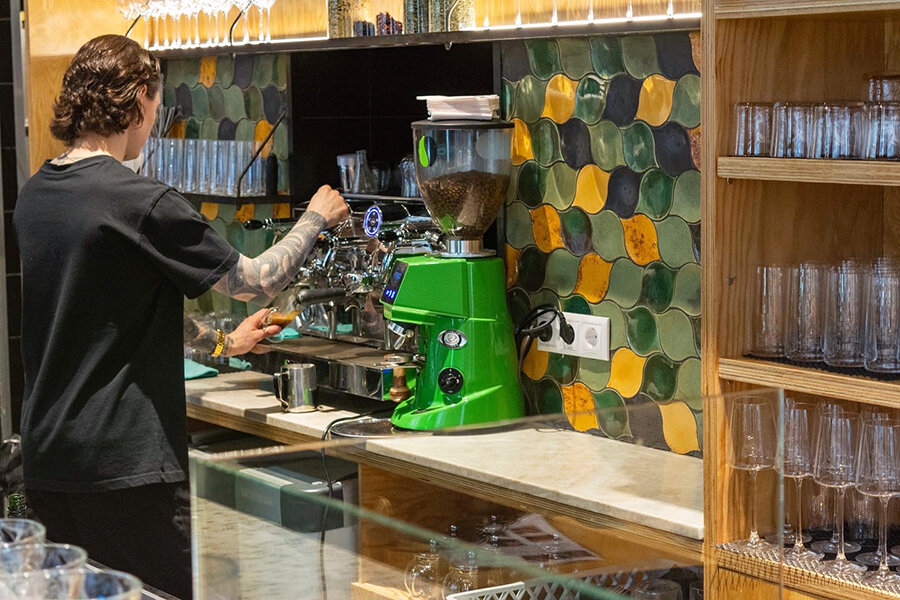 Листайте вправо, там больше фотографий :)