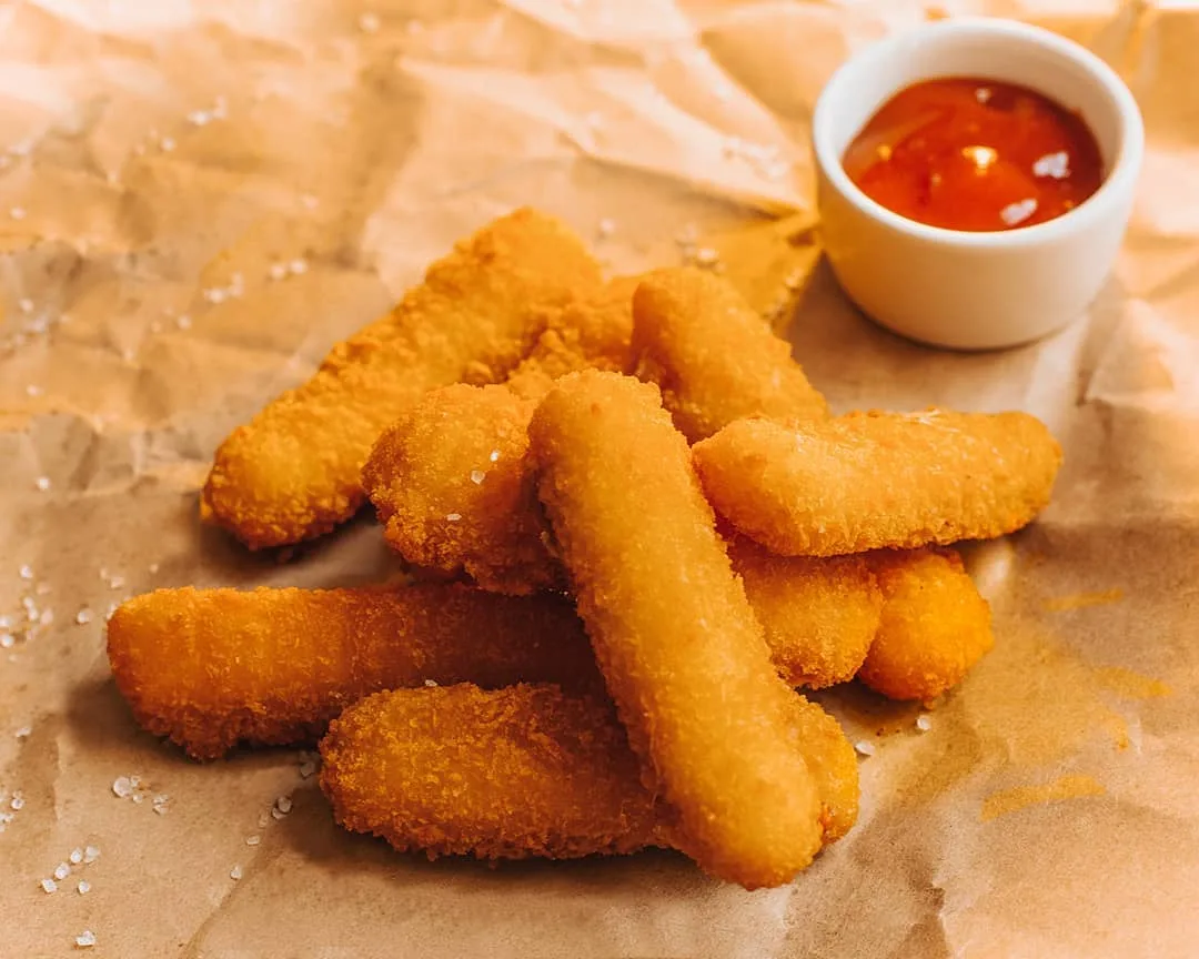 сырные палочки блю чиз. сырные палочки моццарелла в панировке. как жарить сырные палочки. как жарить сырные палочки. сырные палочки моцарелла в панировке.