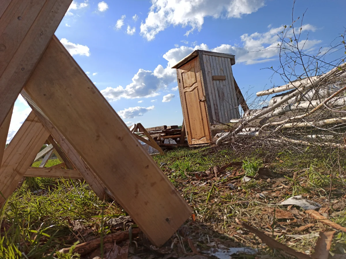Год назад. первое строение
