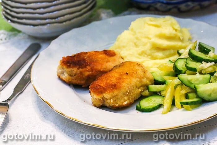Куриные котлеты "Метропольки" с печеночным паштетом и беконом. Рецепт с фото