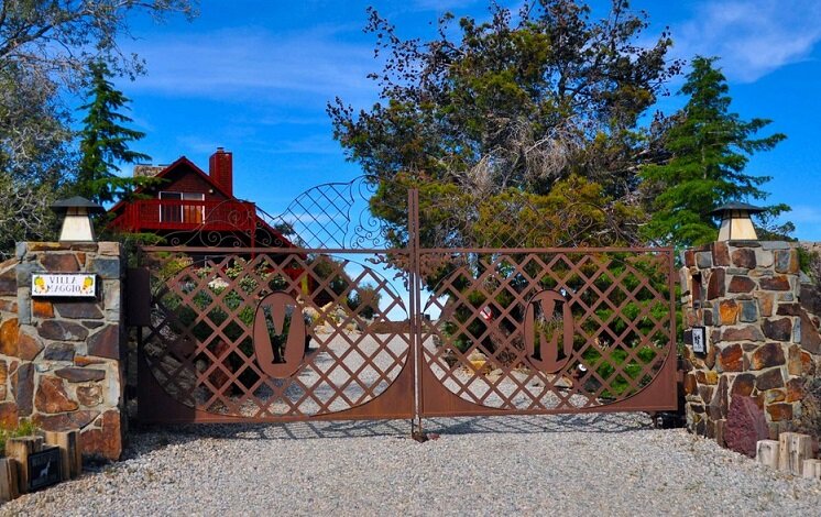 Вход на виллу Фрэнка Сенатры