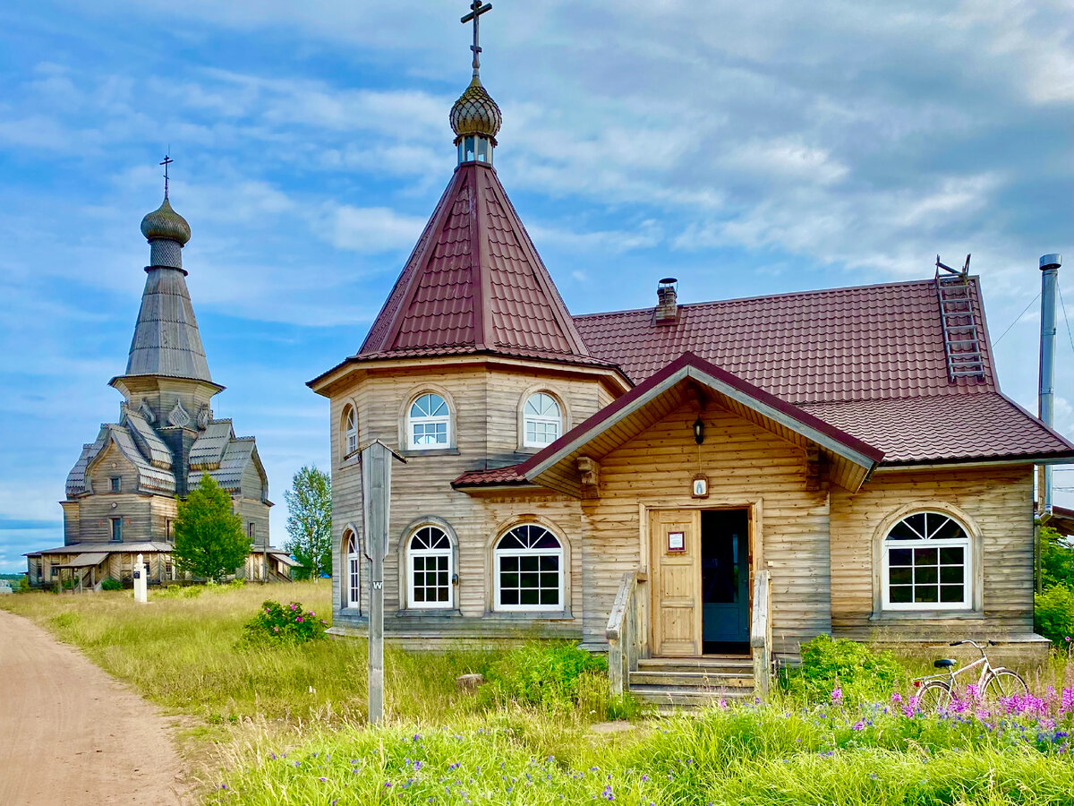 Варзуга, Мурманская область. Древняя Успенская церковь - памятник деревянного зодчества 17 века