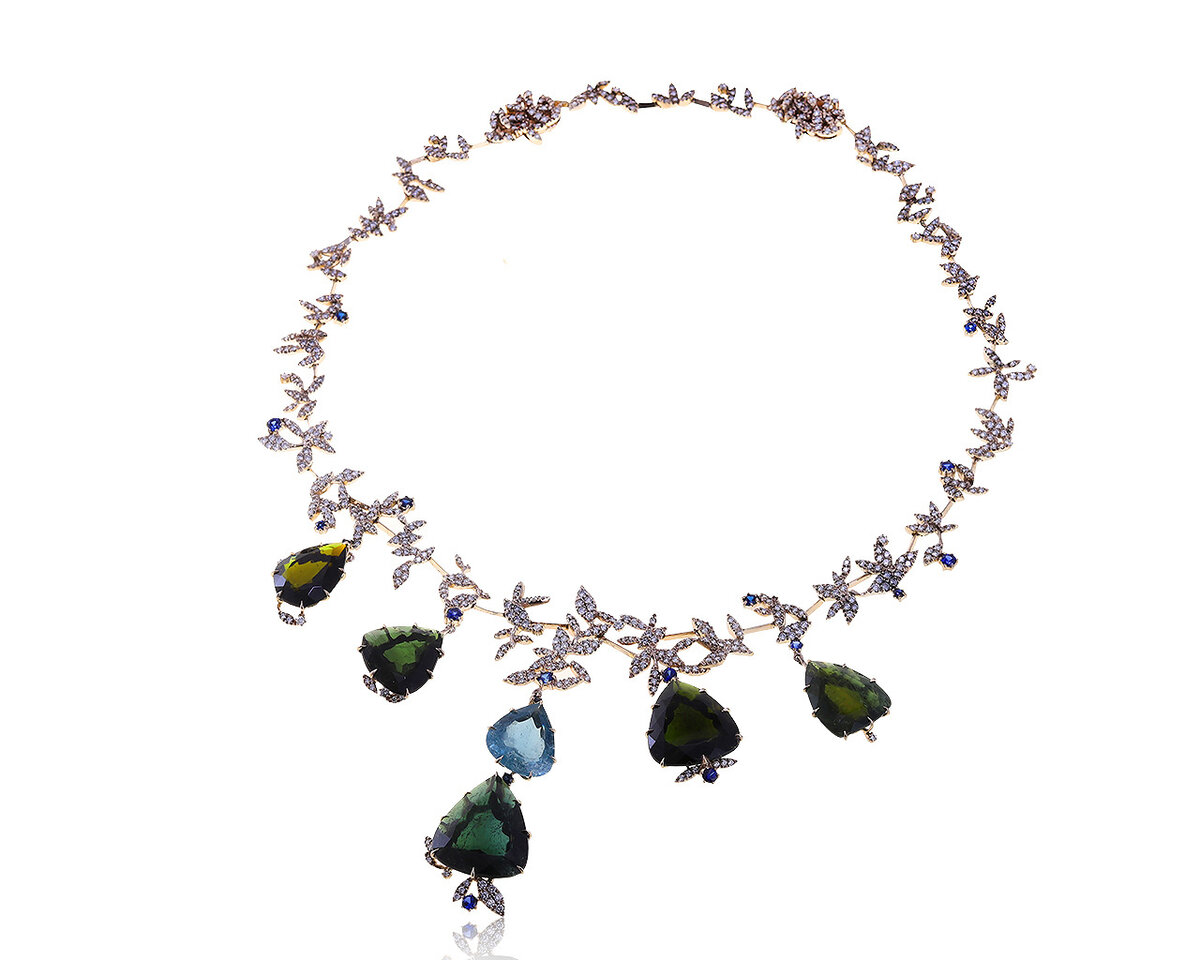 Оригинальное колье от H.Stern с бриллиантами, шестью турмалинами  огранки "груша" и сапфирами.