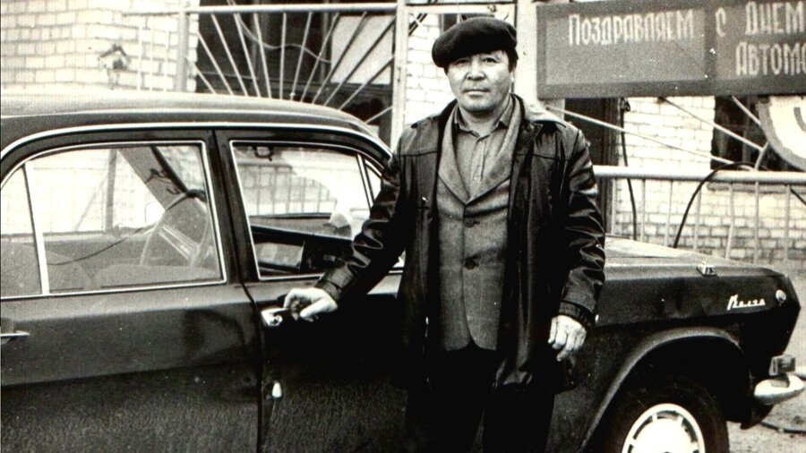 Типичный таксист 80-90-х.