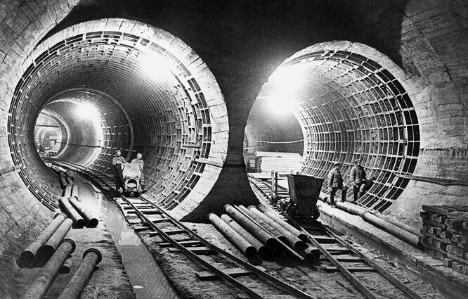 Строительство Кольцевой линии Московского метрополитена, 1948 год. ЛЕОНИД ВЕЛИКЖАНИН/ТАСС