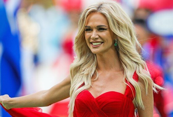    Виктория Лопырева