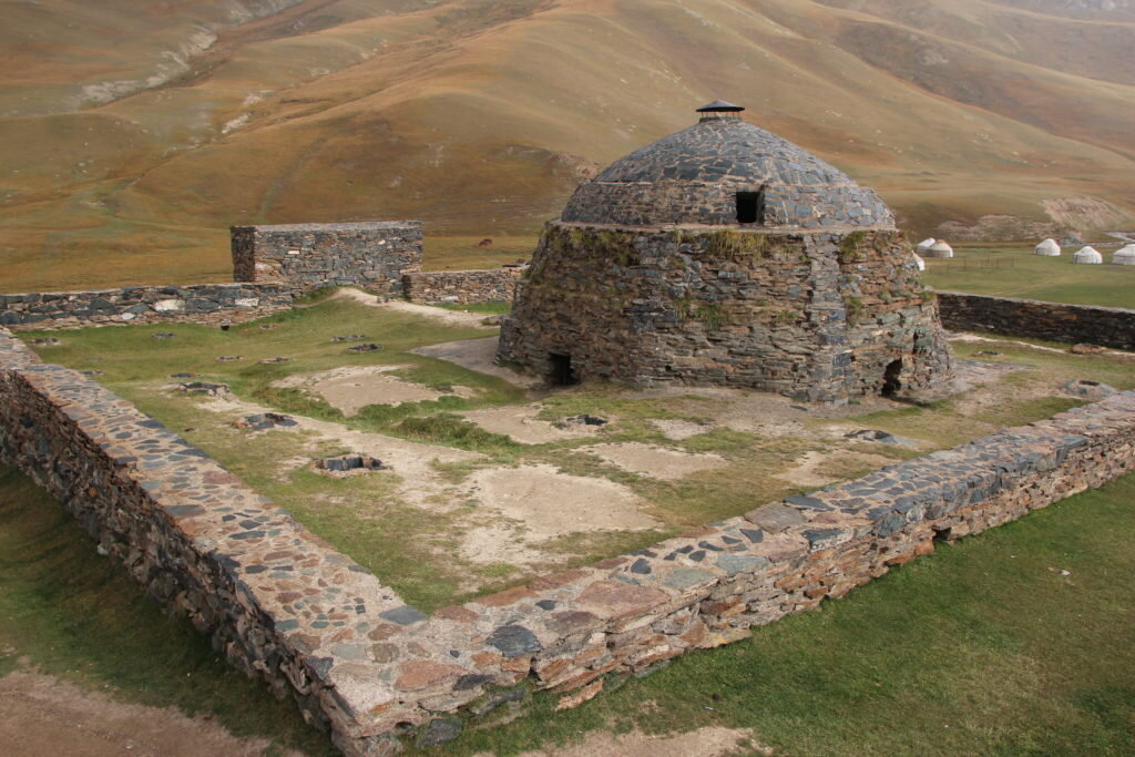 Караван-сарай Таш-Рабат 