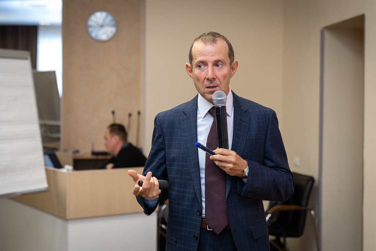Даже в переписке можно продавать клиенту свой продукт. Фото © Игорь Рызов