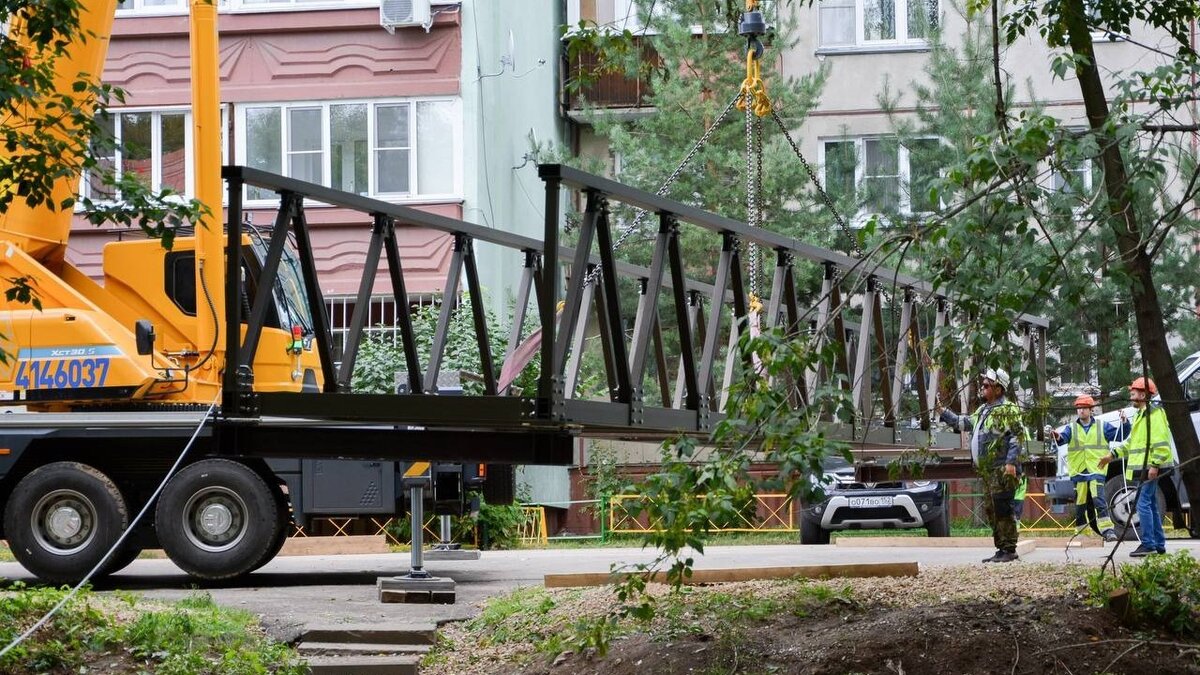     Благоустройство вдоль реки Борзовки продолжается в Нижнем Новгороде. О том, как продвигаются работы, рассказал мэр города Юрий Шалабаев в личном Telegram-канале.