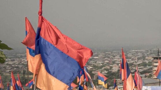    РИА Новости: в Ереване проходят оппозиционные уличные шествия Андрей Бурков