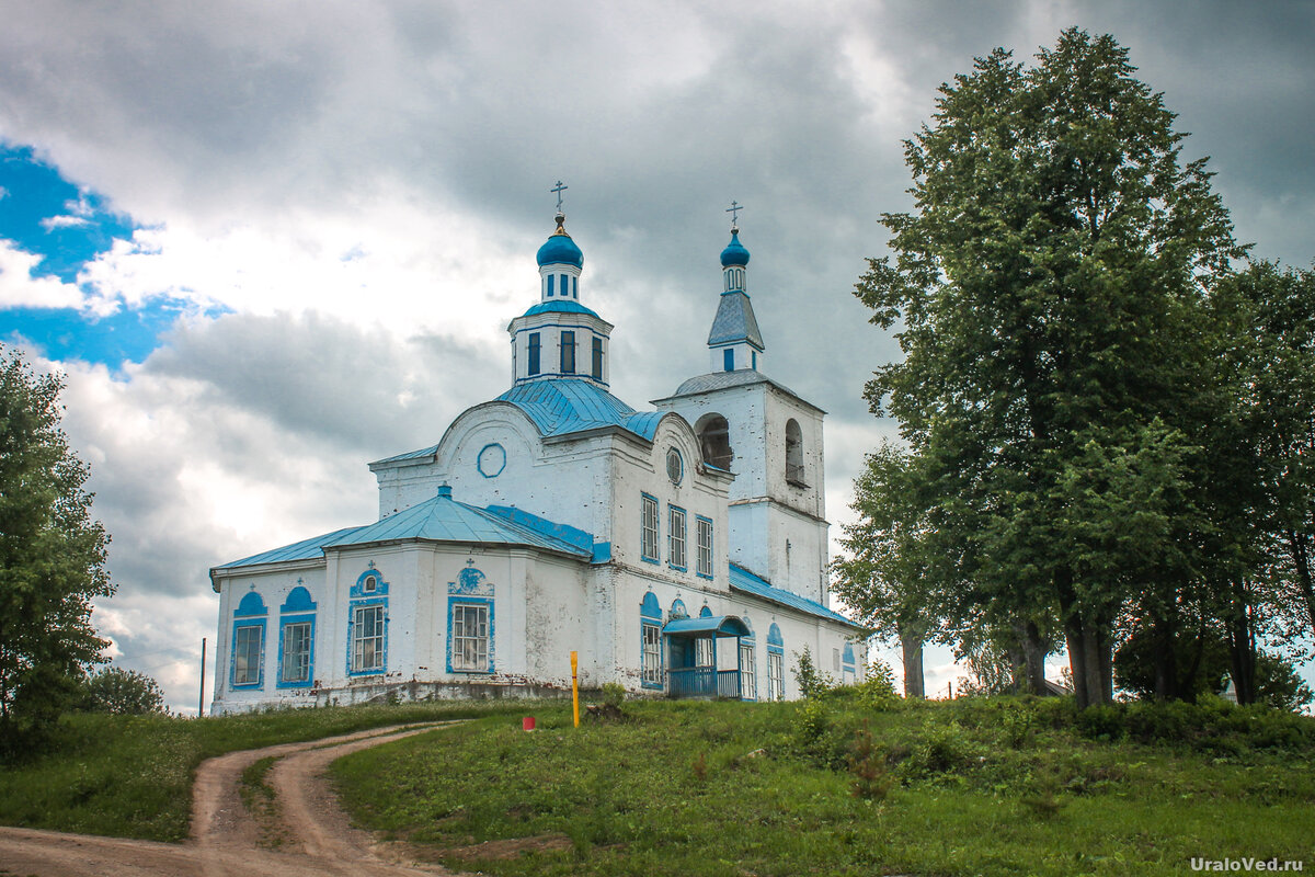 Ашап пермский край. Село красный ясыл Ординского района Пермского края. Храм Покрова Пресвятой Богородицы ясыл Пермский край. Храм село красный ясыл Пермский край. Церковь в Красном Ясыле Ординского района.