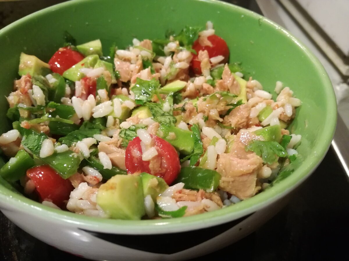 Вот такой симпатичный и вкусный салатик вышел))