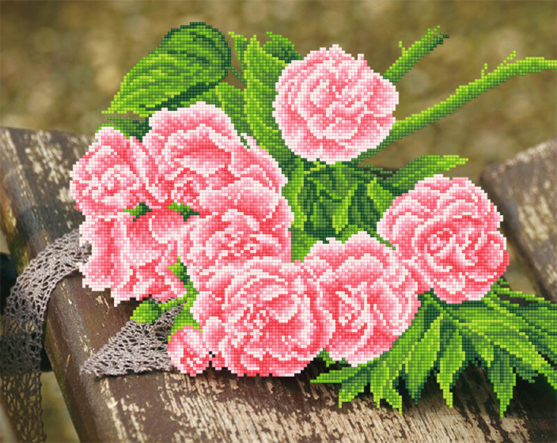 Алмазная вышивка — это техника рукоделия, лучше всего подходящая для начинающих мастериц, в которой используются декоративные бусы, камни и стразы. В отличии от обычной вышивки, здесь не нужны особые навыки, с работой справится любой начинающий мастер. Она позволяет выкладывать мозаичное панно, с объёмным эффектом и яркими переливами от света. «Ювелирное» название эта техника получила из-за своей красивой, переливающейся фактуры и эффектной игре красок.  Где зародилась алмазная вышивка: 
Достоверно неизвестно где именно появились истоки Алмазной вышивки, но есть определенные данные, что истоки ее были еще у первобытных людей.
Как подготовиться к работе
Алмазная мозаика — отличное украшение дома, кроме того, такая картина никого не оставит равнодушным и станет отличным подарком. Ваш готовый набор для алмазной вышивки состоит из холста с подробной схемой, на которую нанесён слой клея — этот слой покрыт защитной плёнкой. Схема (ключ) разбита на отдельные цвета, на ней обозначены символы. Так же в наборе есть пакеты со стразами, они пронумерованы, едино с холстом, пинцет, и блюдце. Стразы используются, конечно, не алмазные, а пластиковые, с алмазной огранкой — глянцевые — оттенки и сами цвета хорошо продуманы.
Я не рекомендую отрывать все пленку сразу, это крайне неудобно, пленку надо отрывать частично приклеивая стразы. Кому-то удобнее выкладывать стразы пинцетом, а кому-то трубочкой из набора. Процесс работы кропотливый, но очень увлекательный, и один раз попробовав этот вид рукоделия, вам захочется новых, и новых встреч с прекрасным. Итак, мы приступаем к работе. Несколько правил для работы с этой техникой:
1.	Освободите стол от лишних предметов, он должен быть абсолютно чистым. Ведь основа работы — клеевая, и пыль сразу попадёт на основу. Сядьте удобно, настройте свет — работа предстоит кропотливая, и глаза будут в напряжении.
2.	Разворачиваем наш набор, разбираемся с деталями. Можно для удобства холст приклеить к столу скотчем.
3.	Раскладываем пакетики со стразами. В идеале их нужно разложить в контейнеры для бисера, и подписать номера на каждом.
4.	Определитесь, с какого угла вам удобнее начать работу. Работайте фрагментами, лишнюю бумагу, по ходу работы — отрезаем.
Приступаем к алмазной вышивке
Далее, мы приступаем непосредственно к работе: на клеевой холст выкладываем стразы разных цветов, согласно номерам. Берём пинцетом камень и выкладываем его в нужную клеточку. Закончили один фрагмент — приступайте к другому. Работаем с лёгким нажимом. Нужно отметить, что нажатие не должно быть сильным, так как в случае ошибки, если страз крепко приклеен — его трудно будет заменить. Хорошо прижимать нужно на последнем этапе, когда видна вся работа. Не допускайте высыхания клея: если нельзя продолжить работу — наклейте назад плёнку — так клей не высохнет.
После того, как мы уложили несколько рядов, нужно взять обычную школьную линейку, и подравнять вертикальные и горизонтальные ряды. Полотно у нас должно быть монолитным, без пробелов и пропусков. Завершающий этап работы: заканчиваем укладку стразов. Накрываем нашу работу листом бумаги или тонкой тканью, и сильно надавливаем на всю ширину рисунка. Можно использовать для такого случая скалку. При нажиме и давлении стразы лучше фиксируются на основе. Ослепительная красота готова. Можно вставить в рамку, или прикрепить к подрамнику. Такая картина создаёт особое неповторимое настроение в вашем доме.

