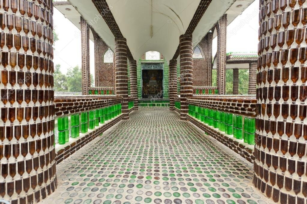 С миру по бутылке - буддисту храм
