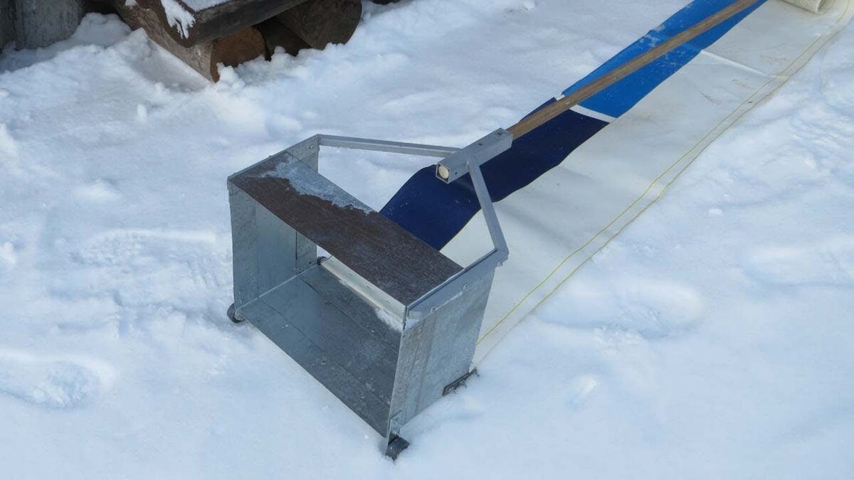 Как сделать инструмент для быстрой уборки снега с крыши своими руками