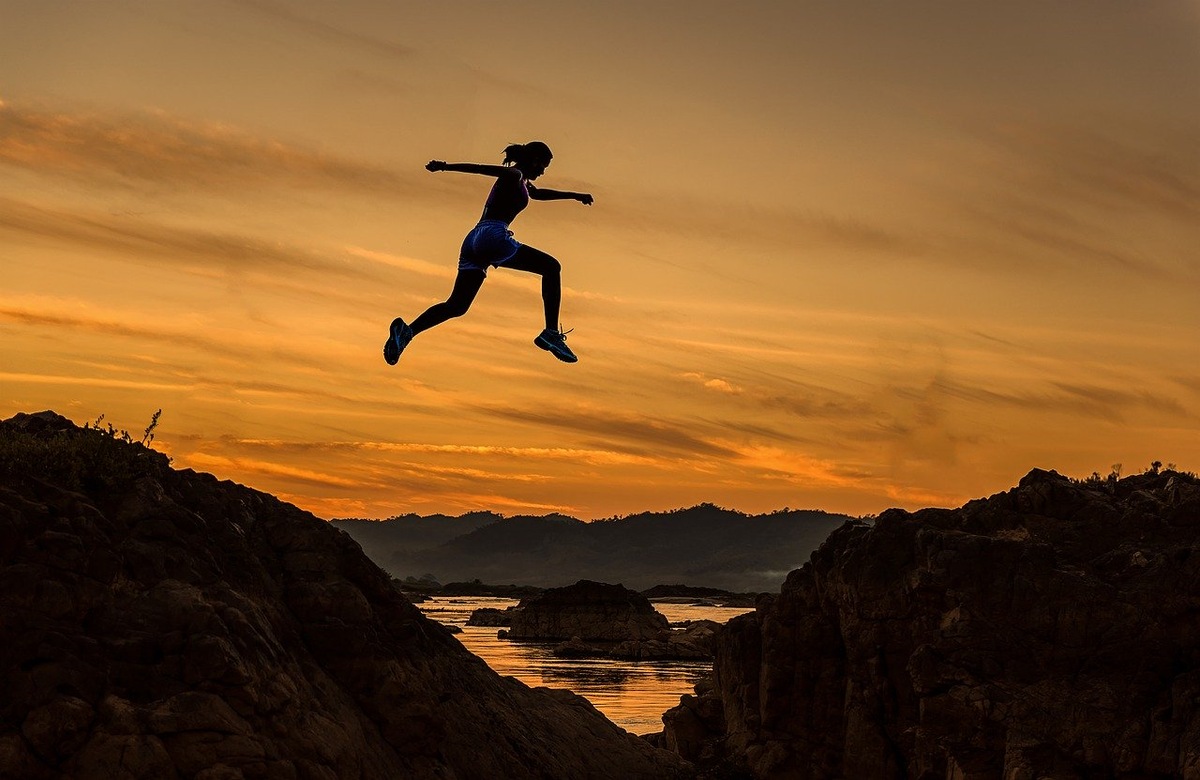 https://cdn.pixabay.com/photo/2016/11/14/03/38/achieve-1822503_1280.jpg