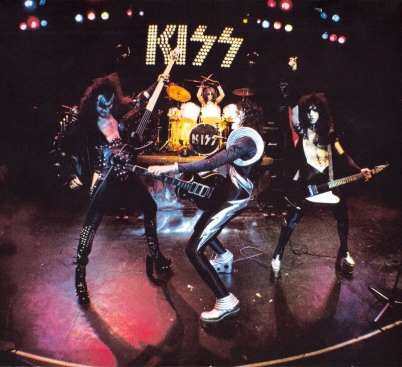 Kiss на концерте в 1975-м году.