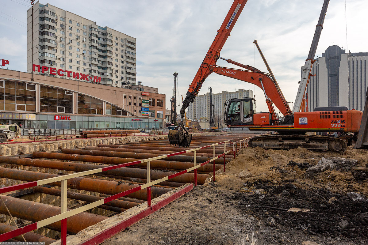 1. Станция «Сокольники» БКЛ. 21 октября.

