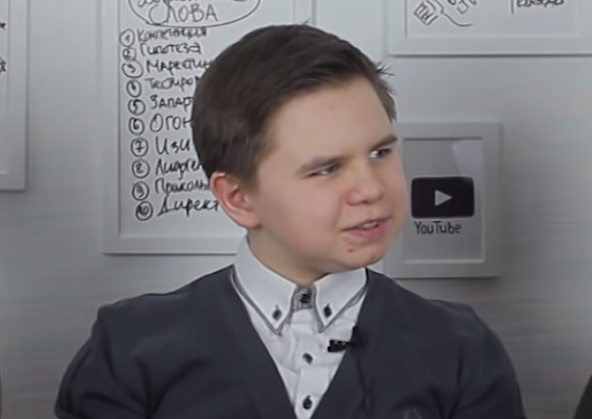 Артур Тихонов 