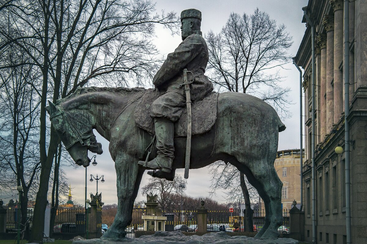 Памятник александру 3 в санкт. Памятник Александру III (Санкт-Петербург). Трубецкой (памятник Александру III В Петербурге). Памятник Александру III Паоло Трубецкого. Памятник Александру 3 Трубецкой.