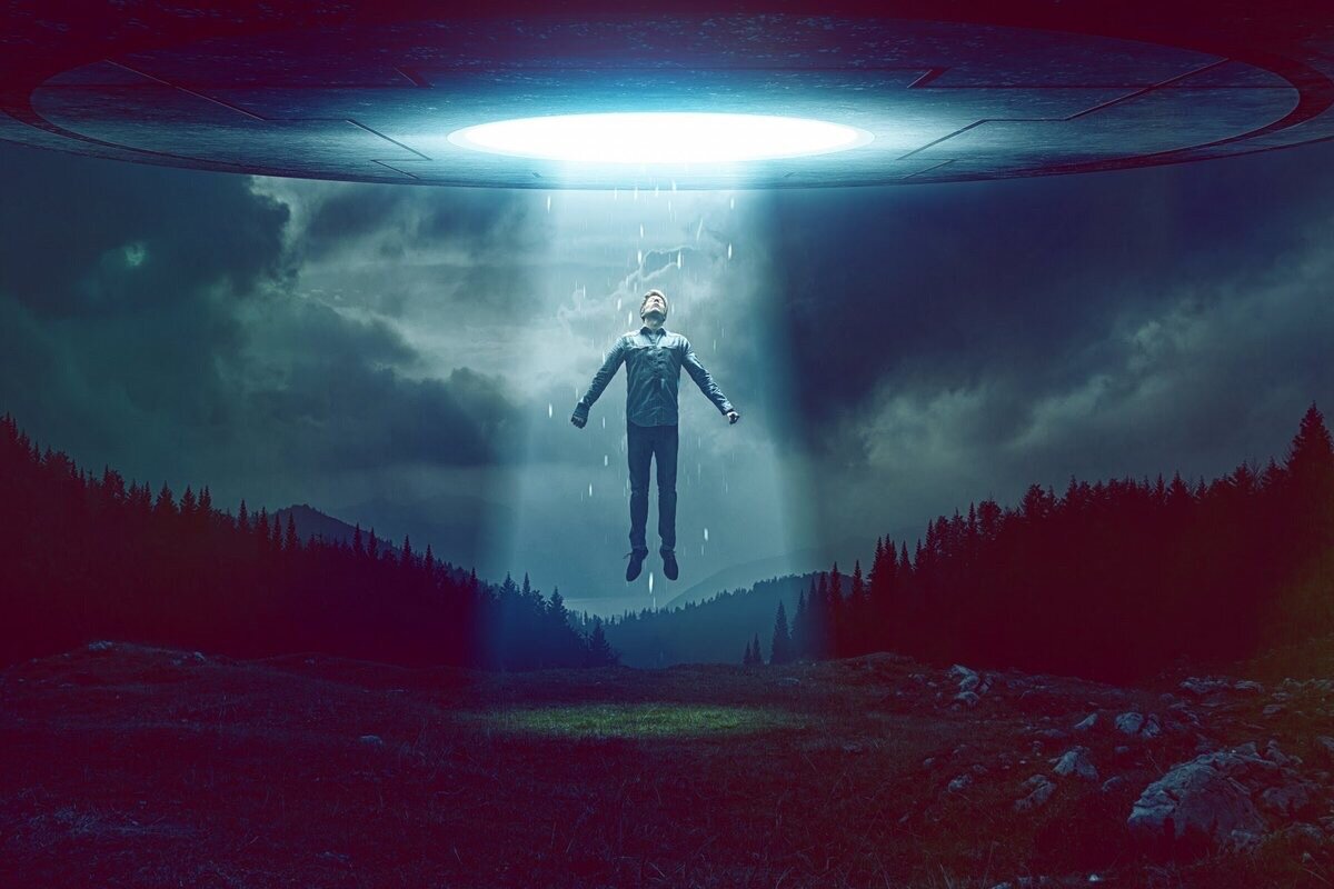 Про истории о наблюдениях НЛО и встречах с инопланетянами еще говорится с древних времен. Эти случаи стали настолько феноменальными, что привели к созданию псевдонаучной области исследований, известной как уфология. Хотя есть много скептиков, которые думают, что эти встречи просто придуманы людьми, которые отчаянно пытаются привлечь свое внимание, нельзя отрицать, что некоторые из этих случаев очень правдоподобны и детализированы. Ниже перечислены шесть наиболее убедительных историй похищения инопланетянами. 